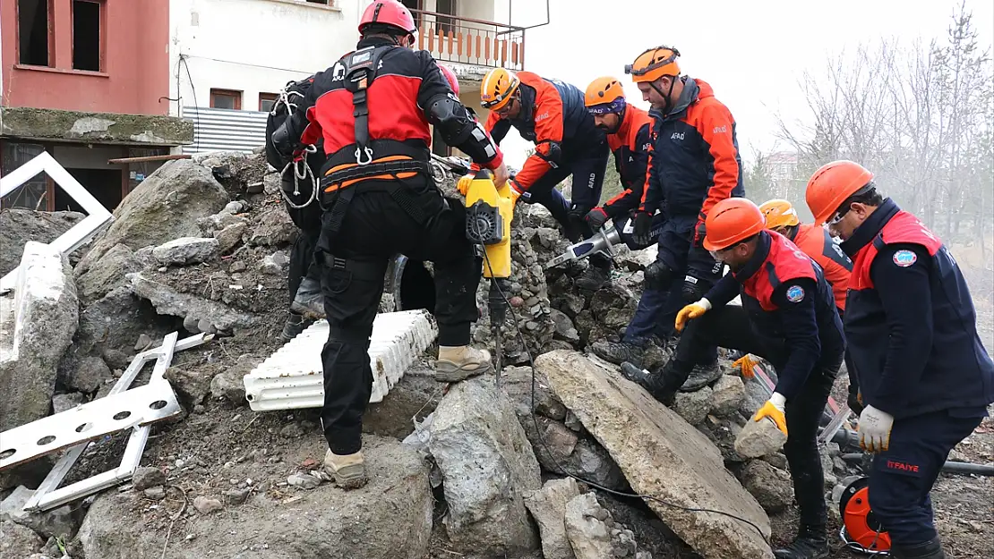 Ağrı'da nefes kesen AFAD tatbikatı