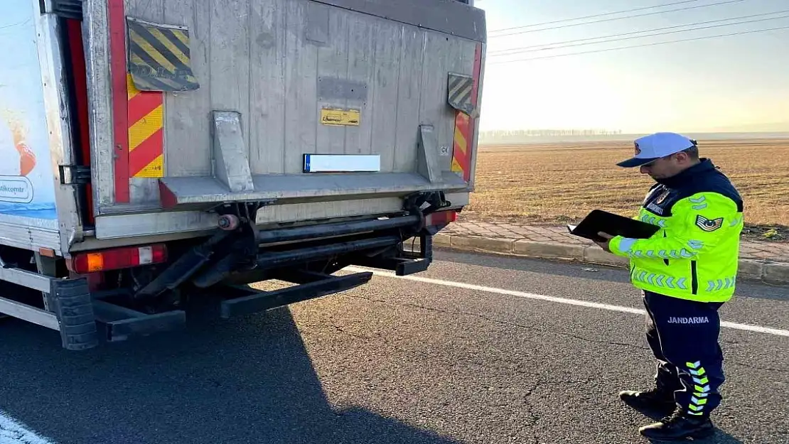 Kars'ta yük taşıyan araçlar denetlendi