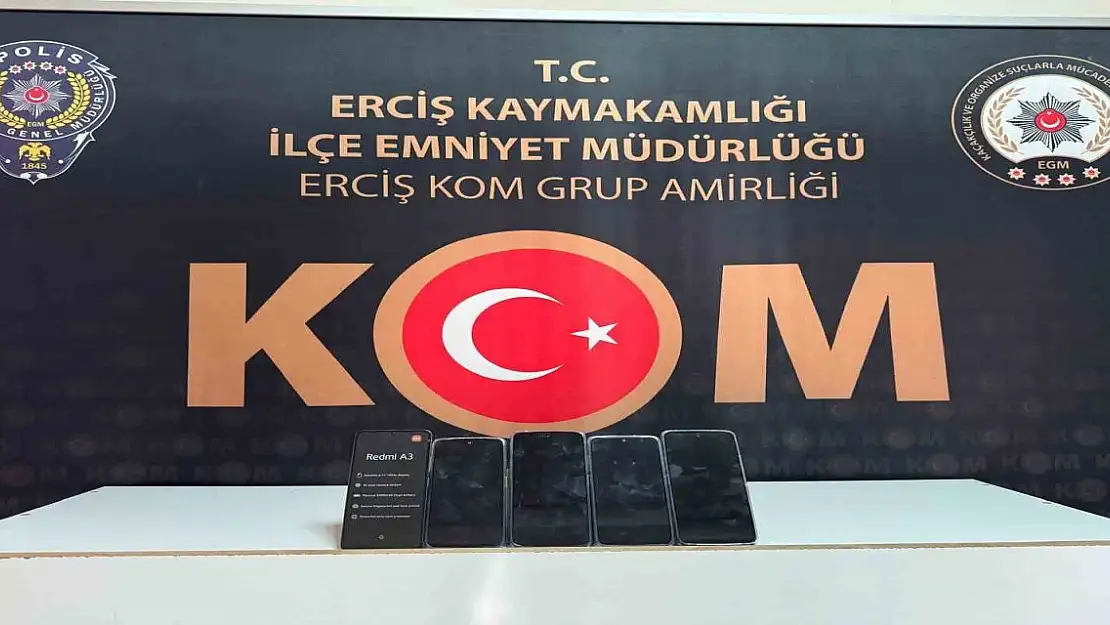 Van Erciş'te Kaçak Cep Telefonları Ele Geçirildi