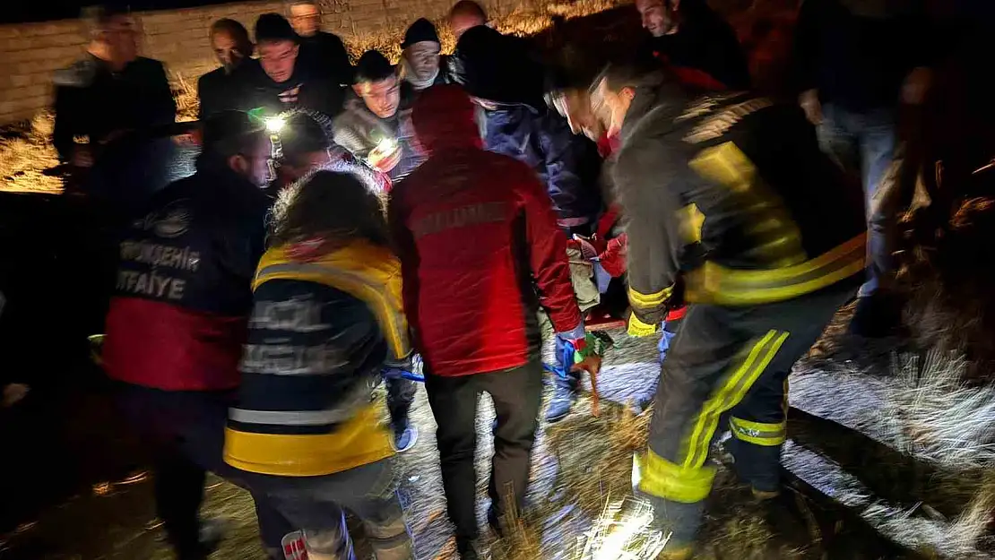 Van'da otomobil takla attı