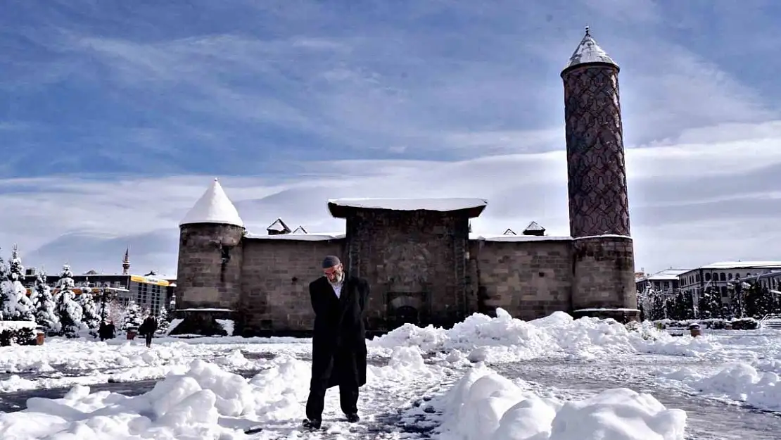 Erzurum ve bölge illere kar yağışı uyarısı