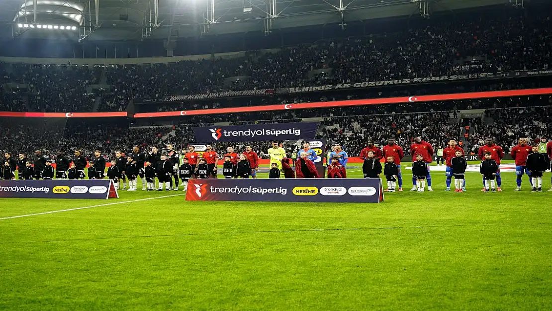 Beşiktaş Göztepe ile Oynağı Maçta Önde İlerliyor!