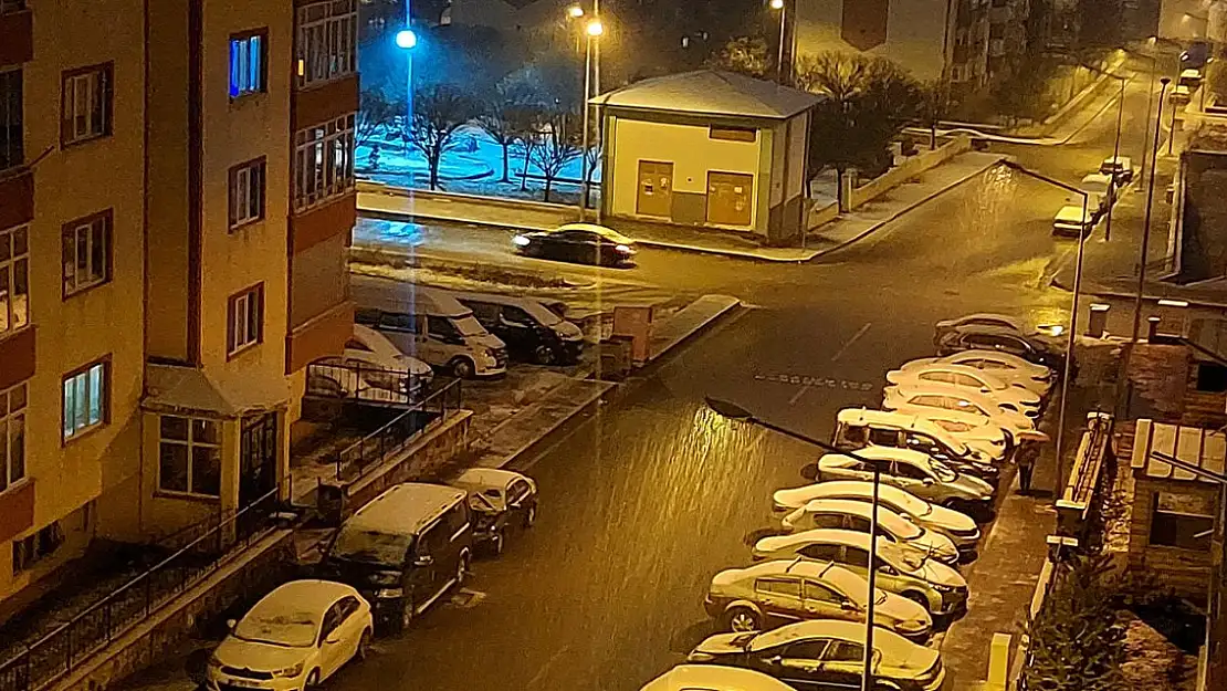 Erzurum'da Kar Yağışı Nedeniyle Eğitime 1 Gün Ara Verildi