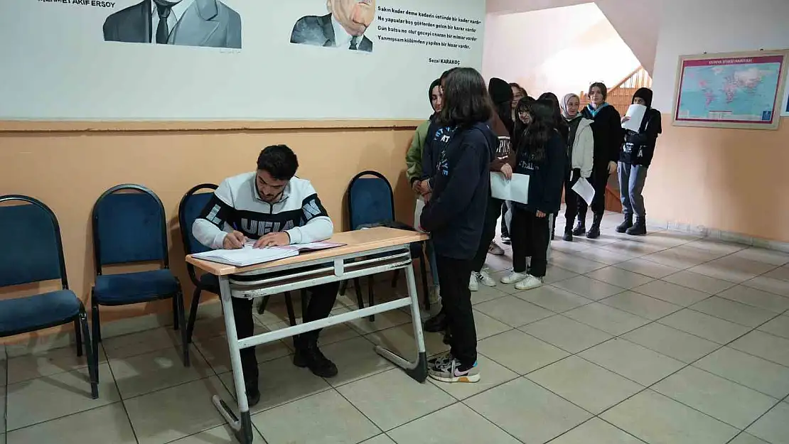 Muş'ta öğrencilere skolyoz taraması yapıldı