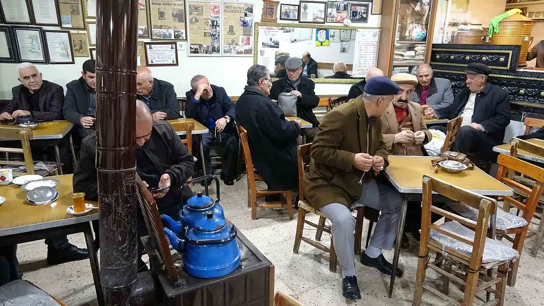 Van'da bu çay evi 82 yıllık