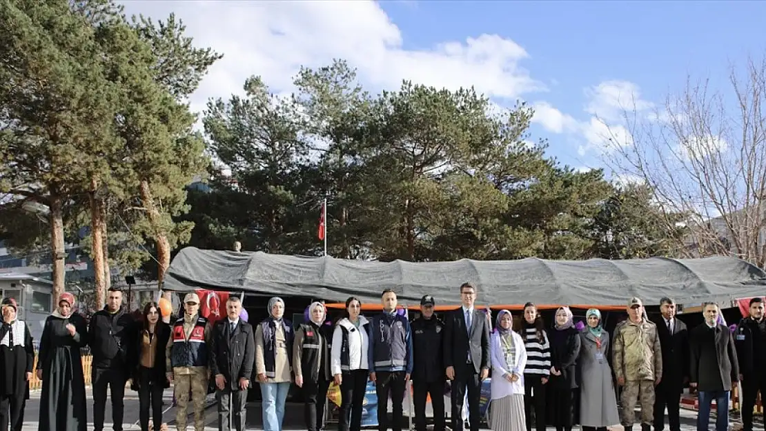 Van'da kadına şiddete karşı mücadele etkinliği düzenlendi