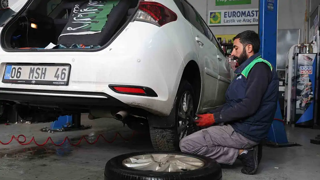 Diyarbakır'da oto lastikçilerde yoğunluk