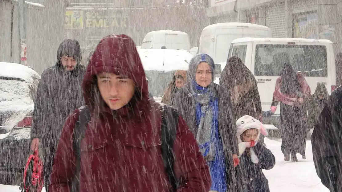 Van'da kar yağışı devam ediyor