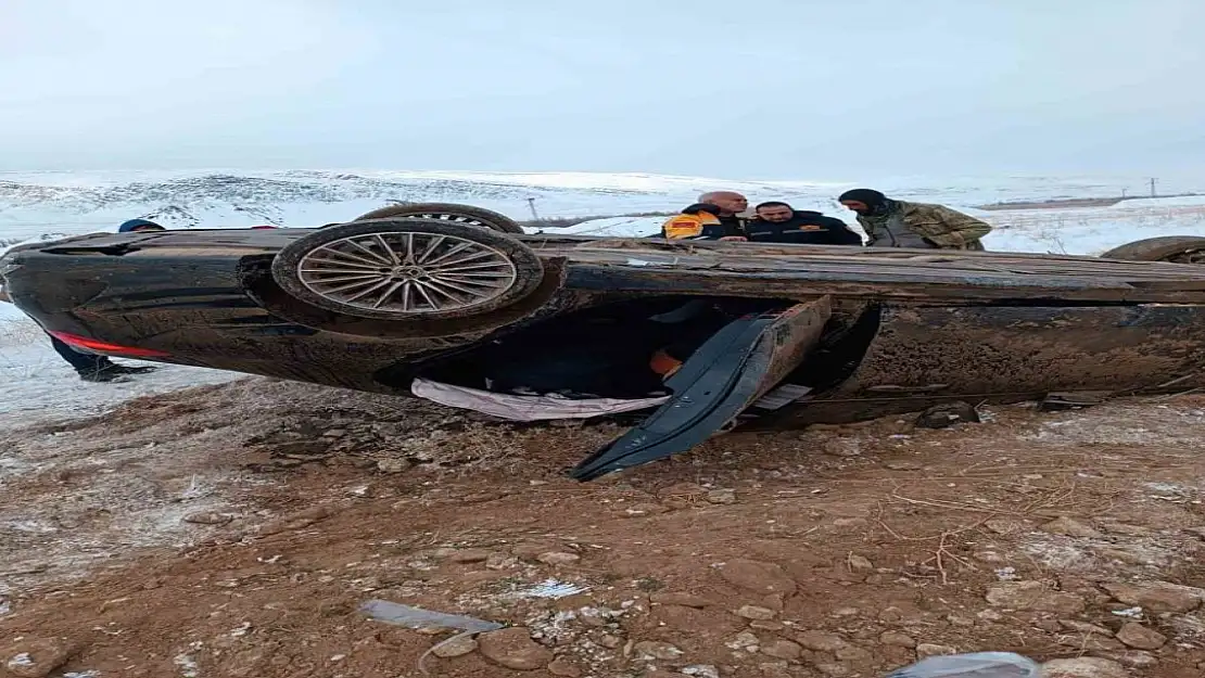 Van'da Otomobil Takla Attı