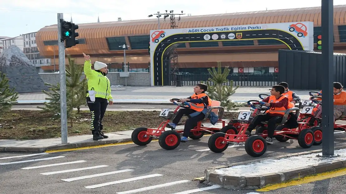 Ağrı'da Çocuklar Trafik Eğitimiyle Geleceğe Hazırlanıyor