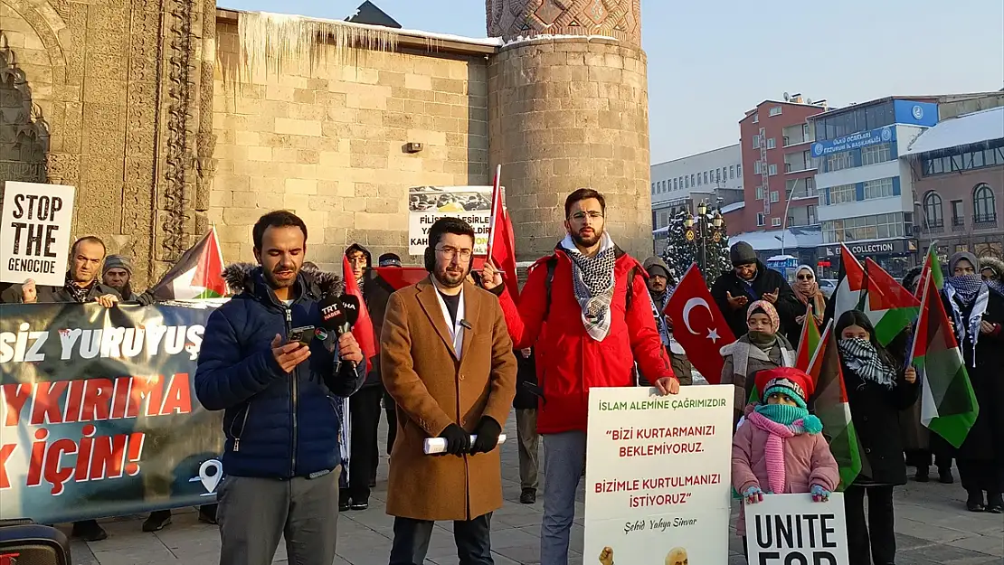 Erzurum'da sağlık çalışanları soğuğa aldırmadan Gazze için yürüdü