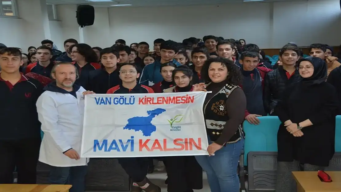 Tatvan'da Öğrencilere 'Çevre ve Van Gölü Havzası' Semineri