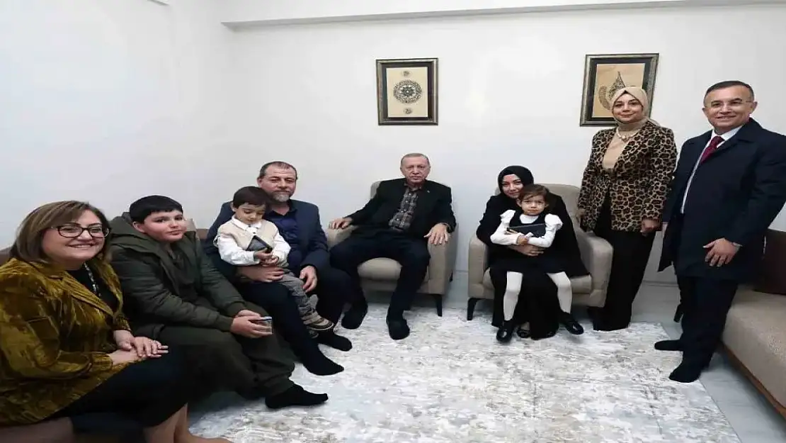 Cumhurbaşkanı Erdoğan, Gaziantep'te Depremzedelerle Buluştu