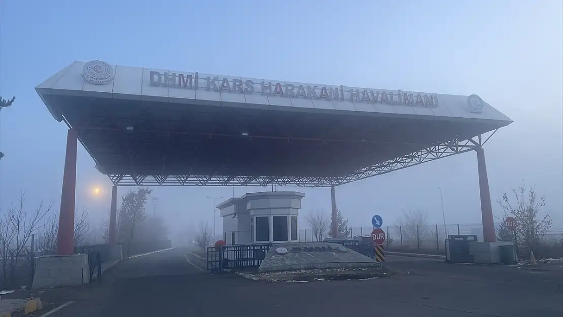 Kars'ta yoğun sis hava ulaşımını felç etti