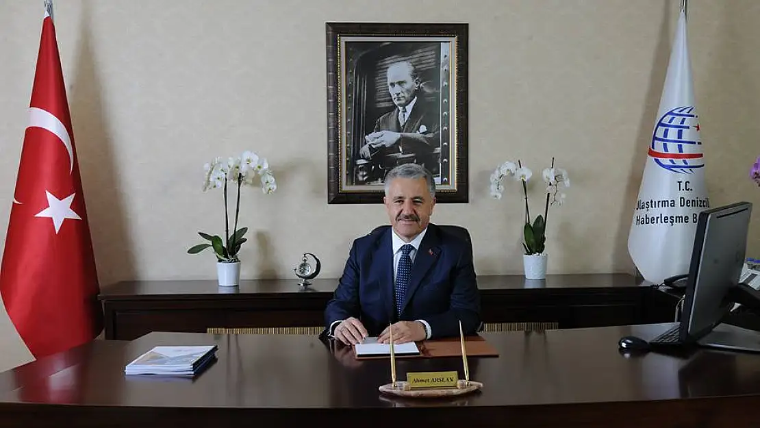 Bakan Arslan döneminde Ağrı yolları şantiyeye döndü