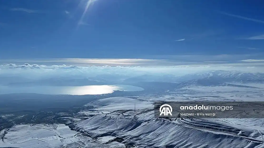 Nemrut Krater Gölü'nde Kar Büyüsü