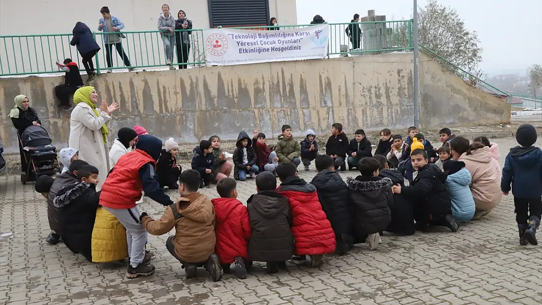 Muş'ta çocuklara 'Yöresel Oyunlar' etkinliği düzenlendi