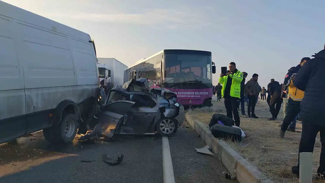 Van'da zincirleme trafik kazası: Yaralılar var