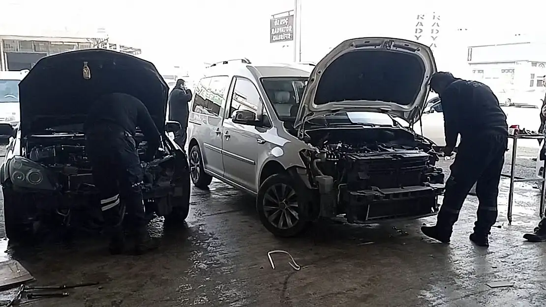 Soğuk hava Van'da radyatörcülere yoğunluk getirdi