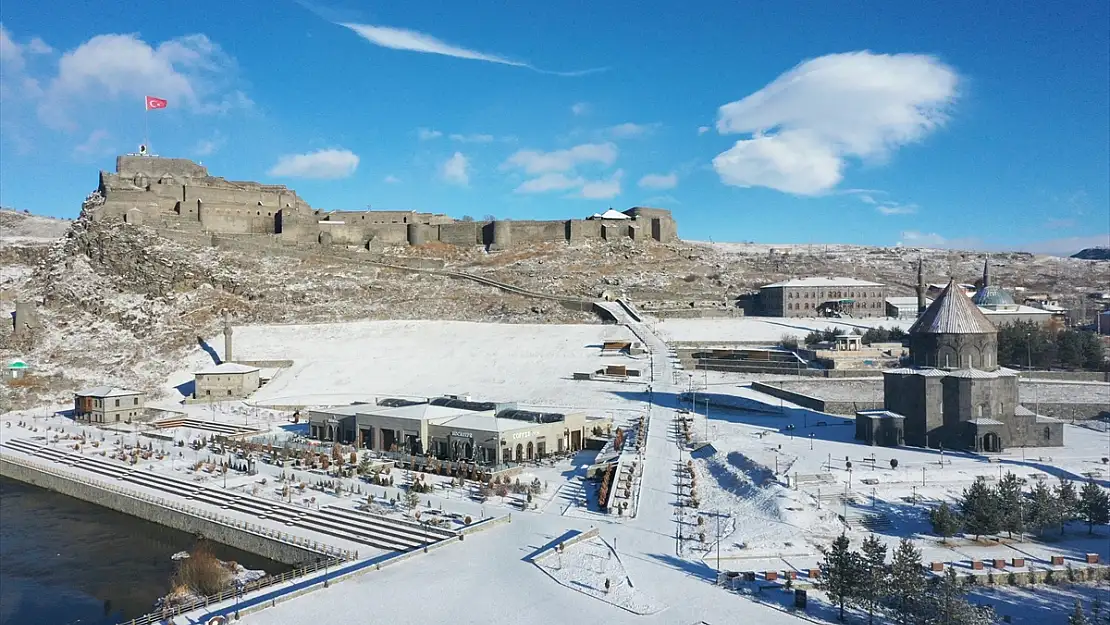 Kars'ta kar yağışı ve soğuk hava etkisini gösteriyor