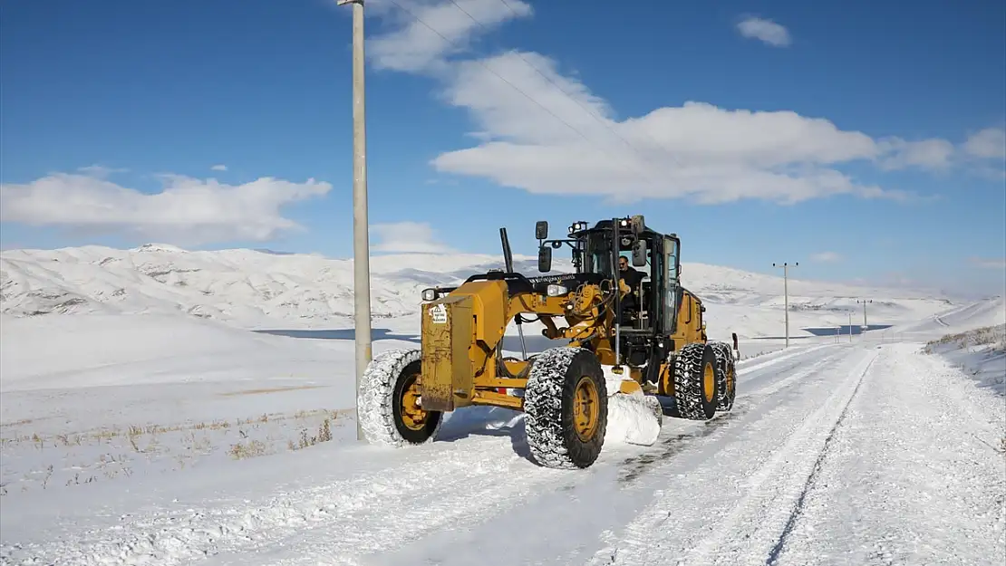 Van'da 119 yerleşim yerinin yolu ulaşıma açıldı