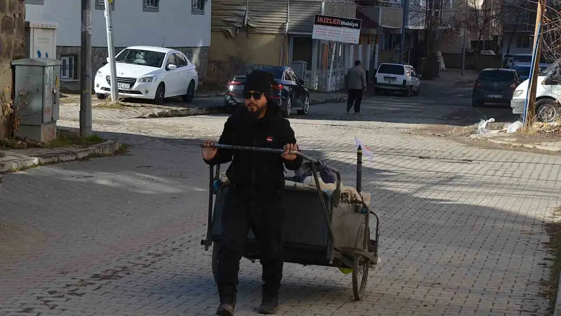 Japon gezgin Muş'ta sevgiyle karşılandı