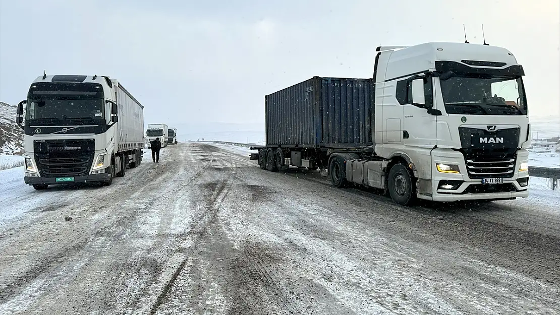 Ardahan-Kars yolu yeniden normale döndü