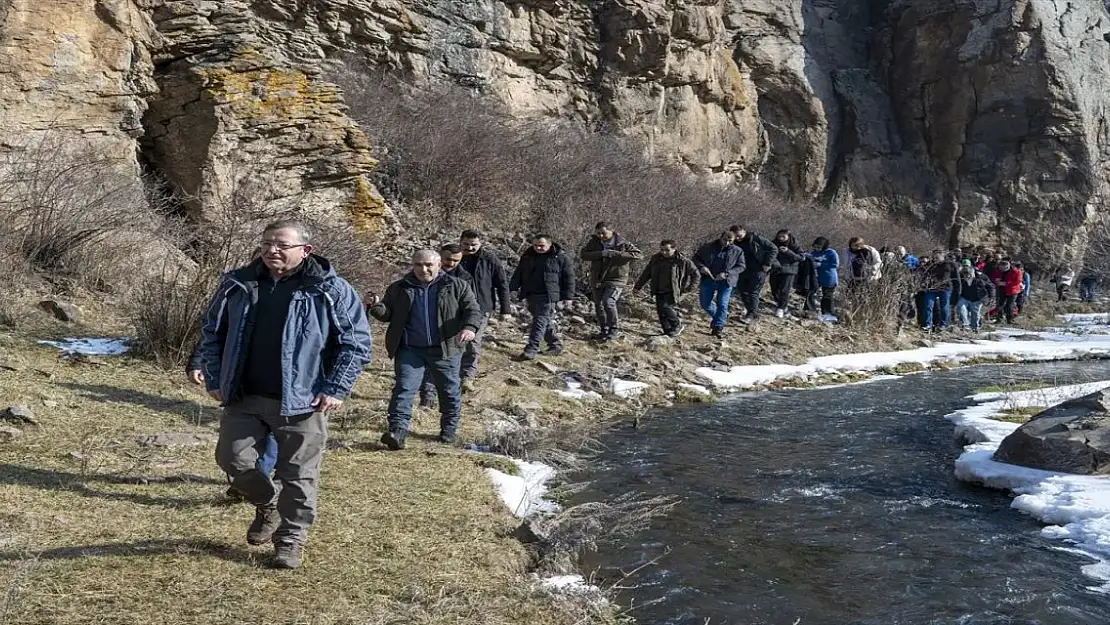 Kars'ta 'Kültür Yolu Doğa Yürüyüşü' Geniş Katılımla Gerçekleşti