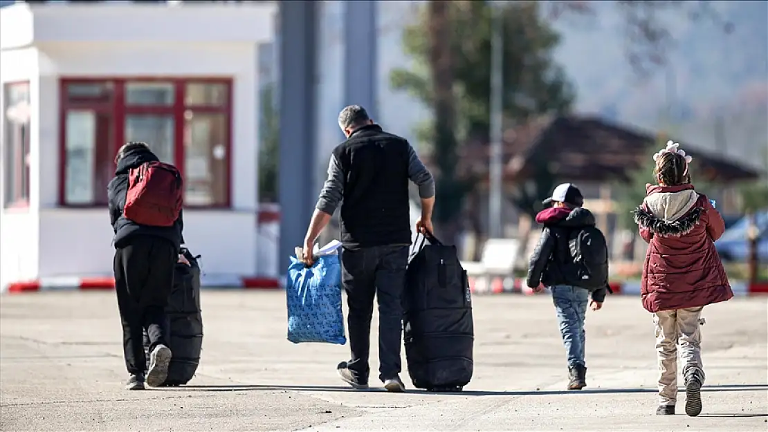 Geçen hafta 100 bin Suriyeli yurtdışından evlerine döndü