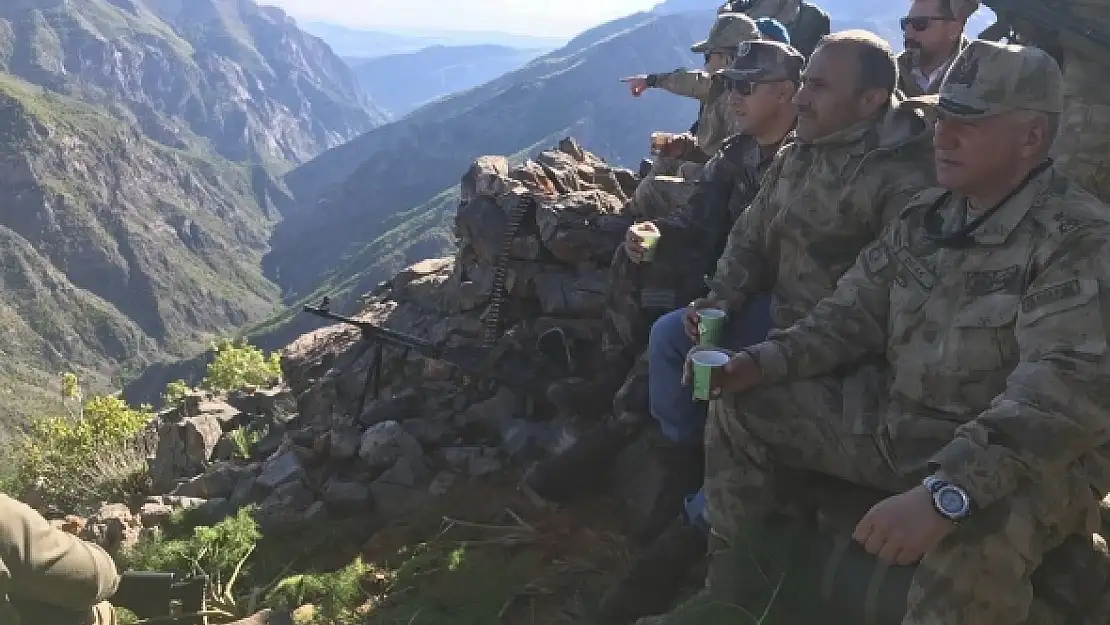 Kimsenin Giremez Dediği Dağlara Sıra dışı Vali Girdi