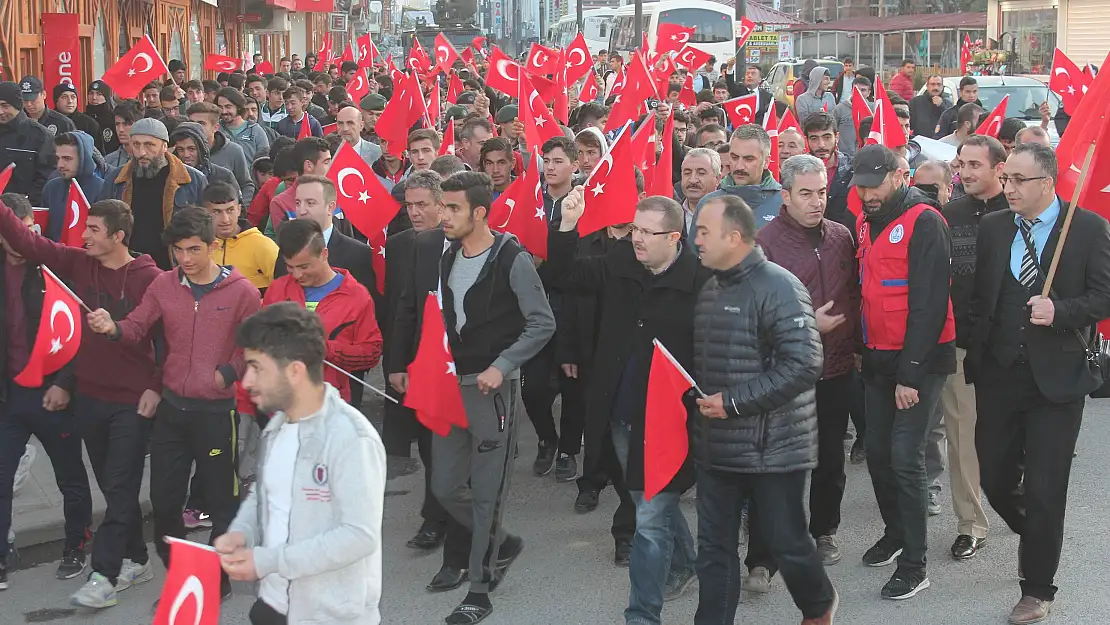 Ağrı'da yüzlerce kişi Vefa yürüyüşüne katıldı