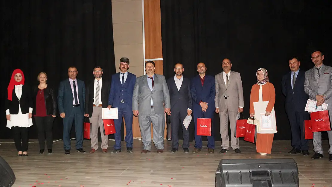 Ağrı'da 'O'nu En İyi Kim Anlatır' yarışmasının il finali yapıldı