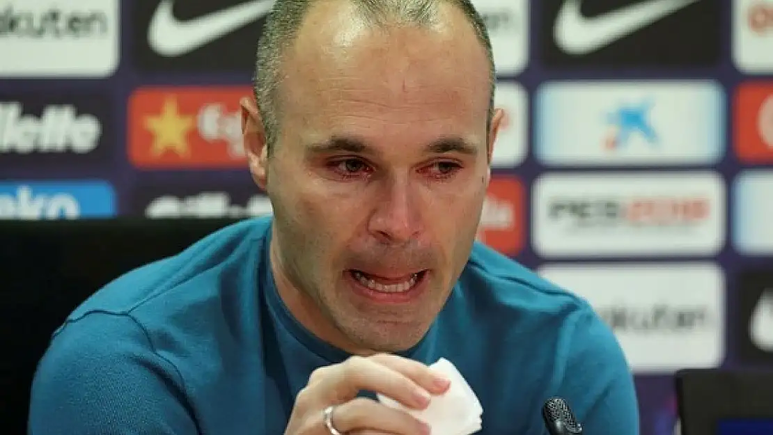 Dünyaca ünlü futbolcu veda ediyor