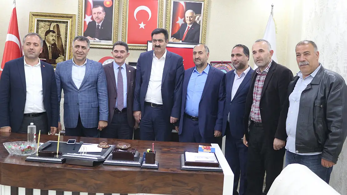 Ekrem Çelebi İl Başkanlığını ziyaret ederek adaylık başvurusunda bulundu