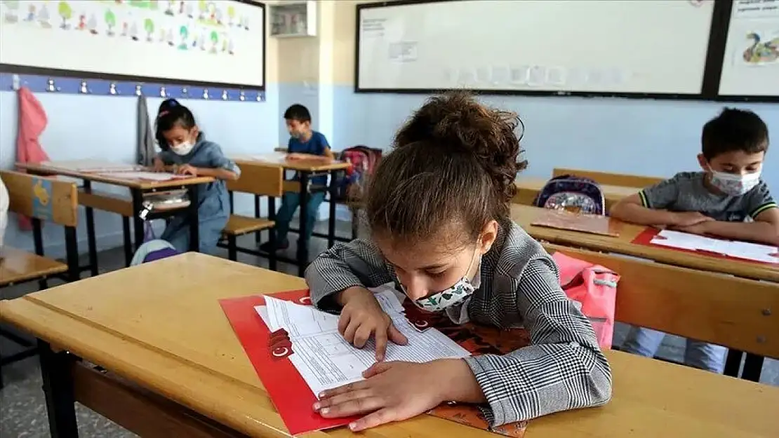2025 MEB Tatil Takvimi: Okullar 12 gün tatil mi olacak, okullar erken mi kapanacak?