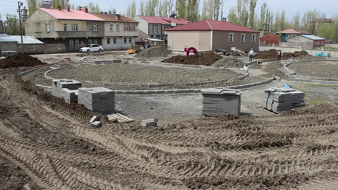 Ağrı'da mahallelere park yapılıyor