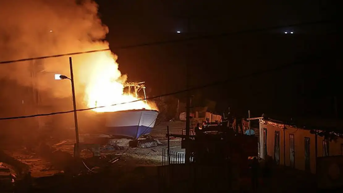 Gazze bir kez daha bombalandı