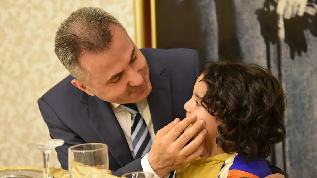 Vali Elban şehit aileleri ve gazilerle iftar yaptı