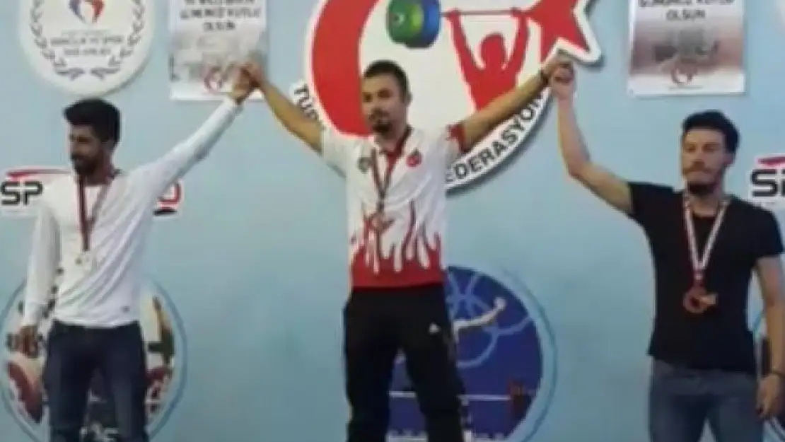 Ağrı'lı Haltercilerden 3 Madalya