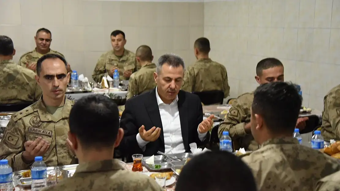 Vali Elban,sahurunu JÖH ile yaptı