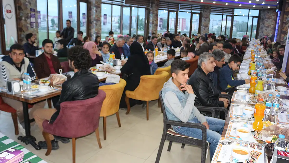 Ağrı İHH yetim çocukları unutmadı