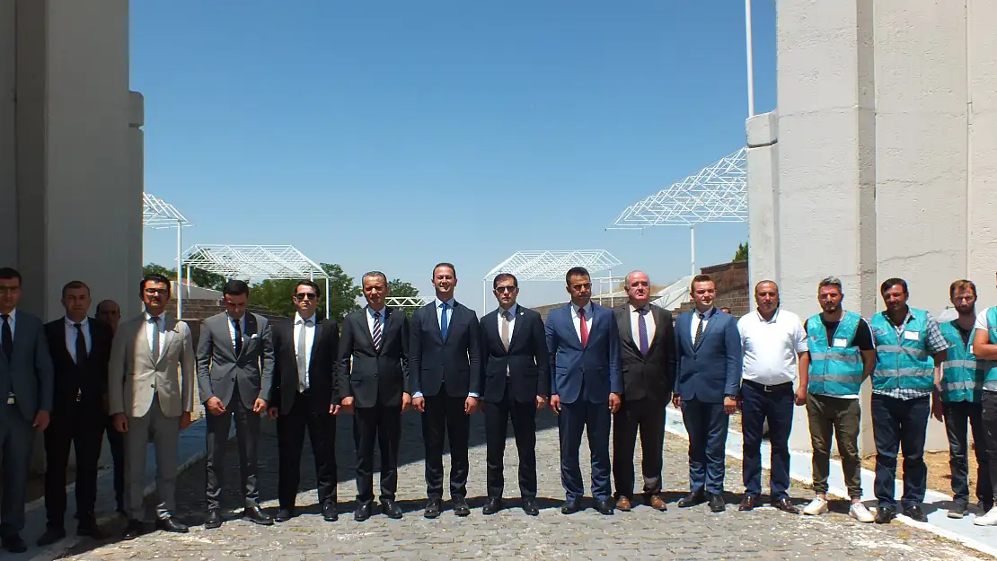 Patnos'da ki Denetimli Serbestlik yükümlülerinden çevre temizliği