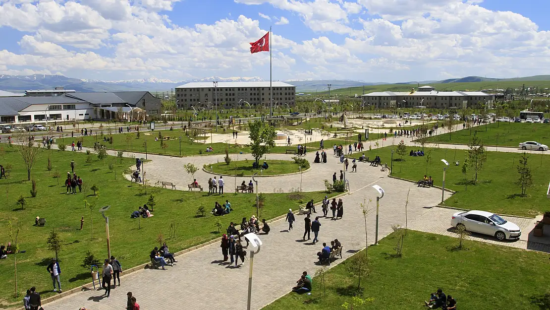 Ağrı merkez ve ilçelerine bağlı köylerin isimleri nelerdir? Ağrı ile ilgili bilinmesi gereken bilgiler nelerdir? Ağrı'nın nüfusu ne kadardır?