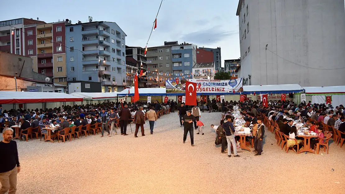 Vali Elban iftar programlarına devam ediyor