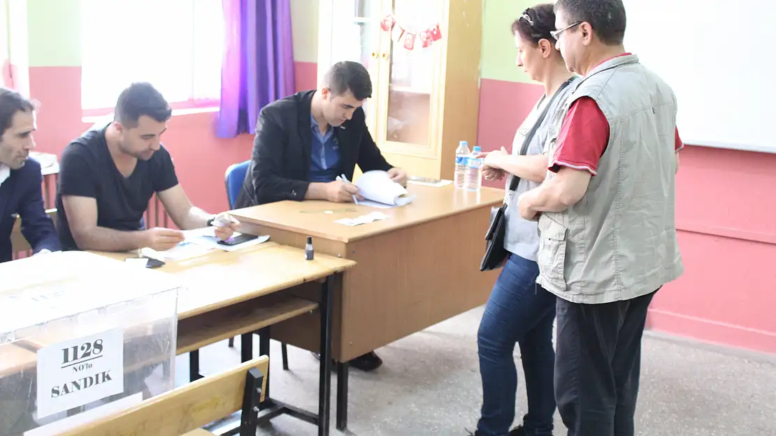 Ağrı'da sandıklar kapandı