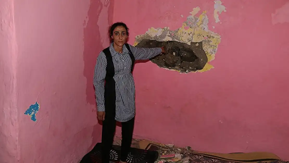 Çaresiz kadının evi yağmura dayanamadı