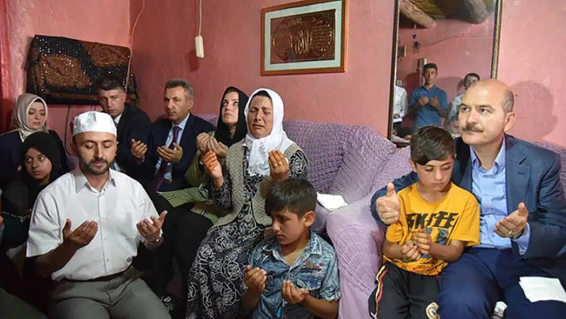 Bakan Soylu'dan Bengi ailesine taziye ziyareti