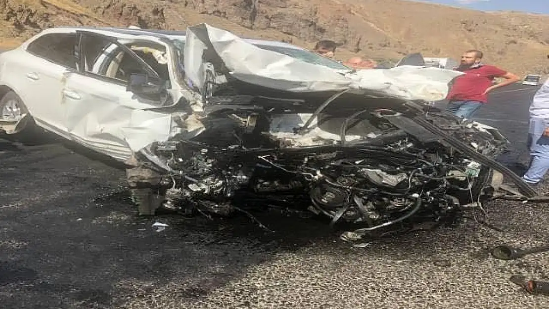 Ağrı da Trafik Kazası 2 Ölü, 2 Yaralı