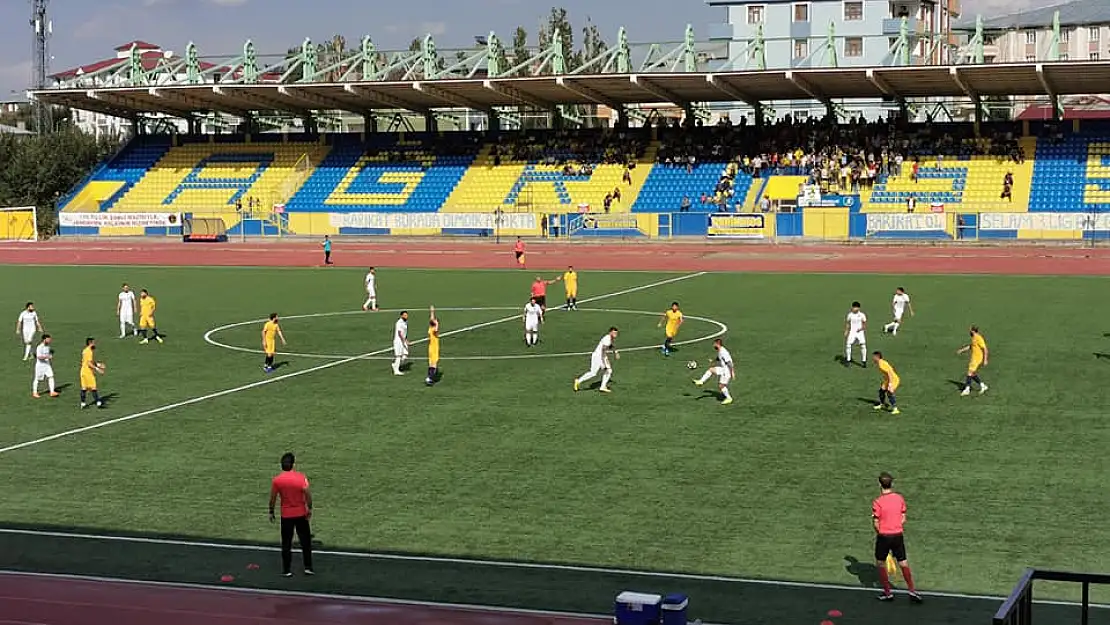 Ağrıspor kendi evinde ilk galibiyetini aldı