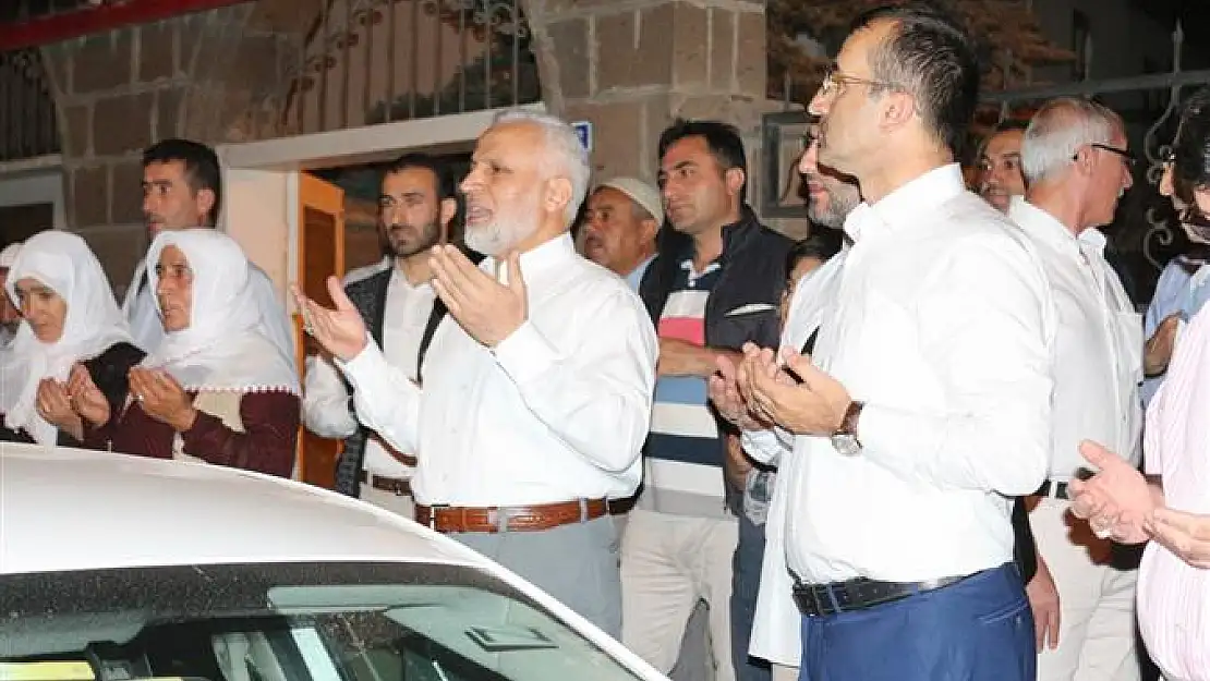 Ağrı'da 188 hacı adayı kutsal topraklara uğurlandı
